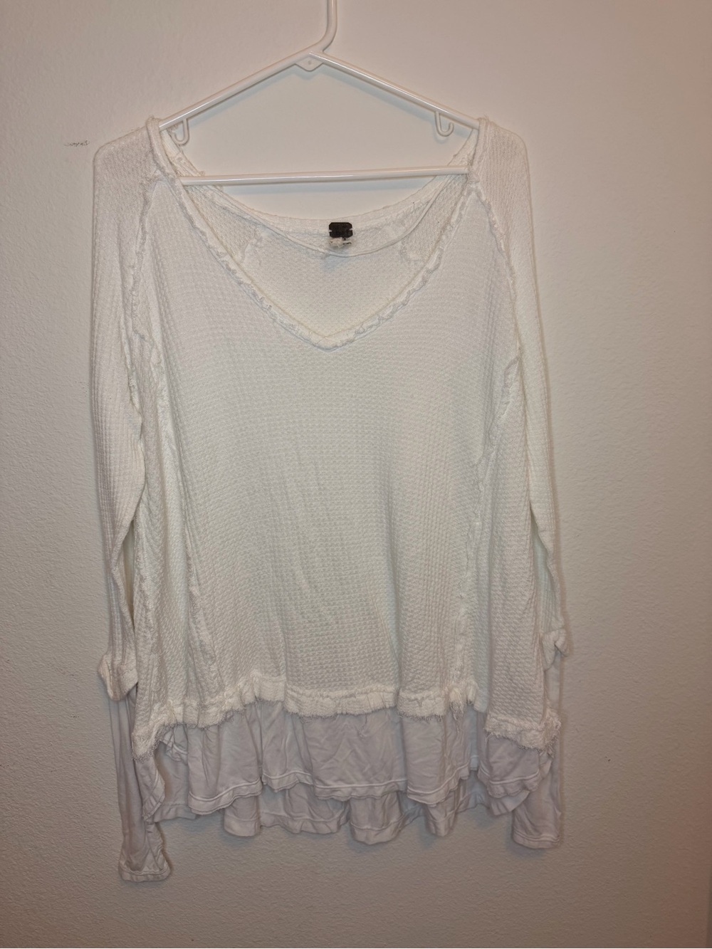 We The Free Waffle Knit V-Neck Ruffle Hem Long Sleeve Top White XS Boho - Picture 2 of 8